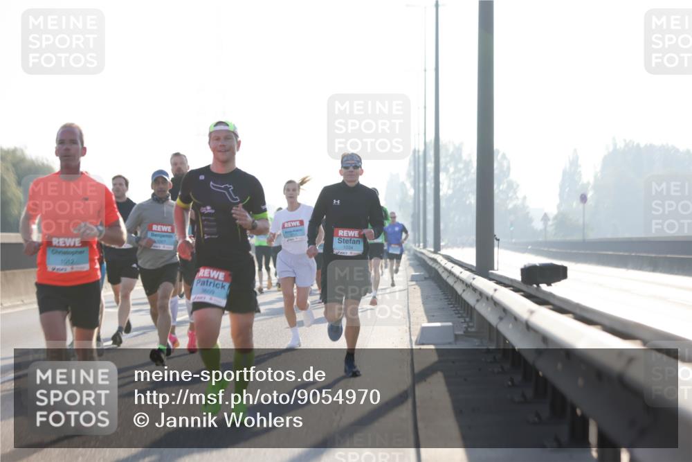 03.10.2025 - Köhlbrandbrückenlauf Jannik Wohlers http://msf.ph/oto/9054970 03.10.2025 09:12:40 Position 3 1012, 3609, 1034 meine-sportfotos.de