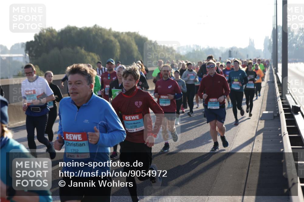 03.10.2025 - Köhlbrandbrückenlauf Jannik Wohlers http://msf.ph/oto/9054972 03.10.2025 09:20:26 Position 3 3169, 1752, 3738, 2150 meine-sportfotos.de