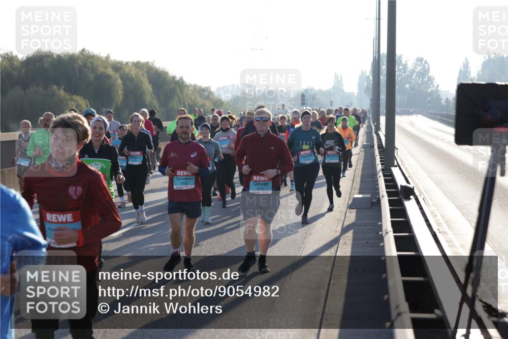 03.10.2025 - Köhlbrandbrückenlauf Jannik Wohlers http://msf.ph/oto/9054982 03.10.2025 09:20:27 Position 3 1945, 2150, 2025 meine-sportfotos.de