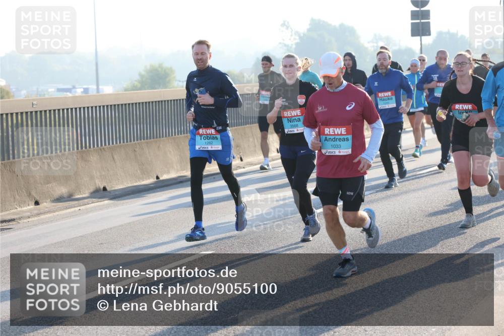 03.10.2025 - Köhlbrandbrückenlauf Lena Gebhardt http://msf.ph/oto/9055100 03.10.2025 09:16:48 Position 1 1262, 3568, 1033, 18 meine-sportfotos.de