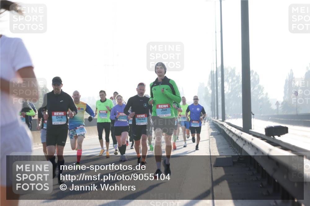 03.10.2025 - Köhlbrandbrückenlauf Jannik Wohlers http://msf.ph/oto/9055104 03.10.2025 09:12:44 Position 3 3288, 2701, 1 meine-sportfotos.de