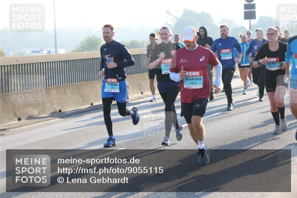 03.10.2025 - Köhlbrandbrückenlauf Lena Gebhardt http://msf.ph/oto/9055115 03.10.2025 09:16:48 Position 1 1262, 356, 3, 1033, 1249, 18, 3316 meine-sportfotos.de