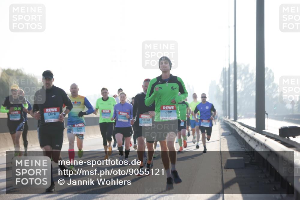 03.10.2025 - Köhlbrandbrückenlauf Jannik Wohlers http://msf.ph/oto/9055121 03.10.2025 09:12:44 Position 3 3288, 2701, 3269 meine-sportfotos.de