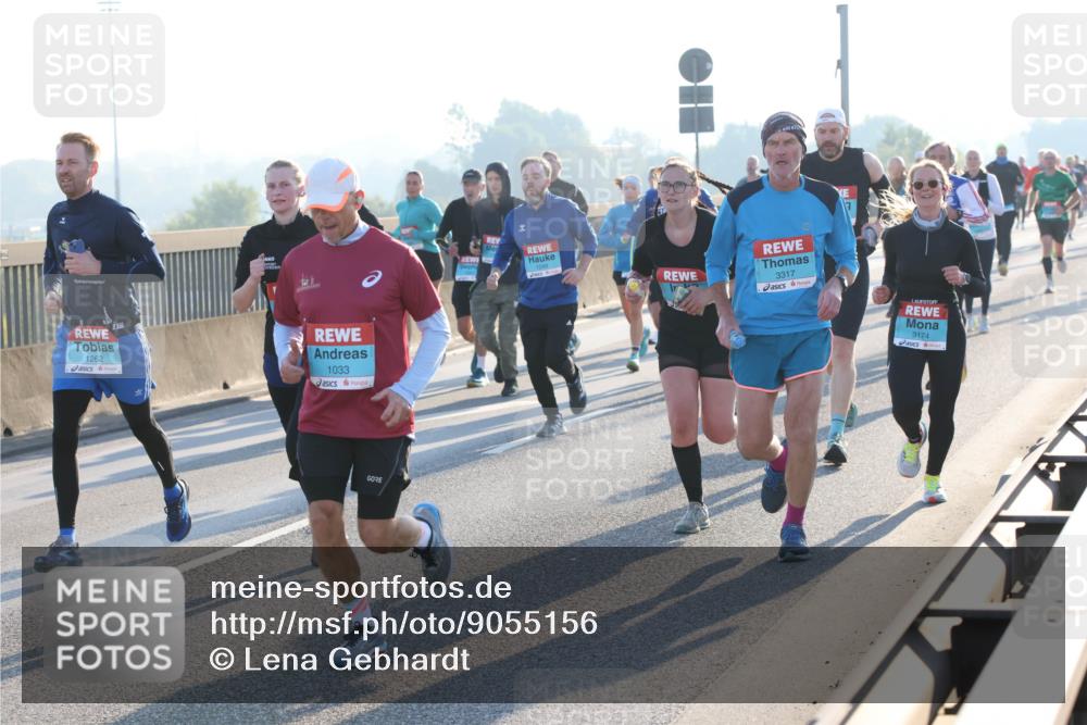 03.10.2025 - Köhlbrandbrückenlauf Lena Gebhardt http://msf.ph/oto/9055156 03.10.2025 09:16:49 Position 1 1262, 738, 1033, 3317, 3174 meine-sportfotos.de