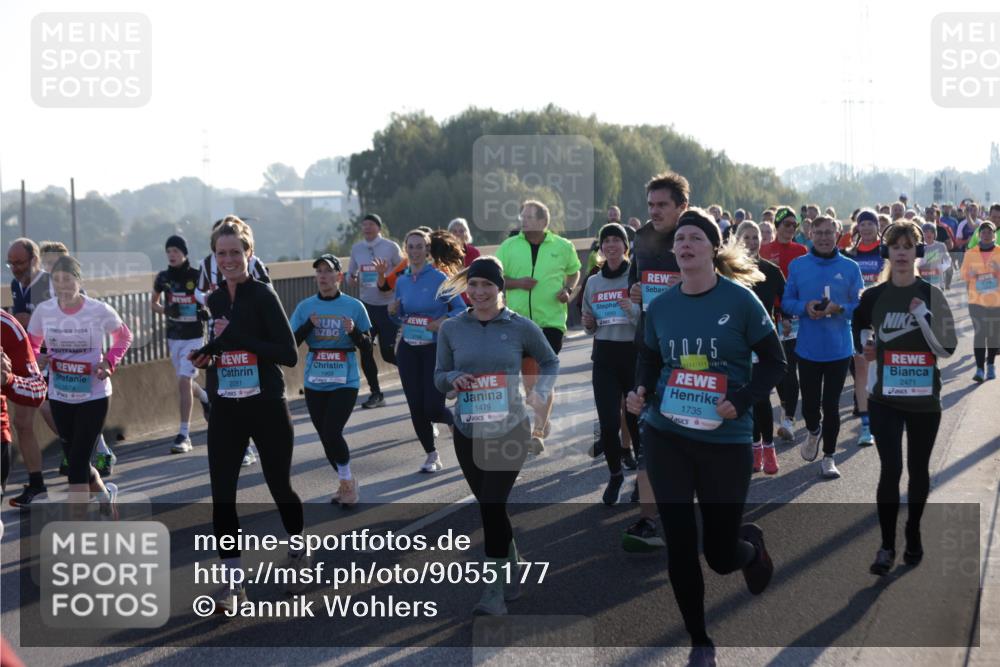 03.10.2025 - Köhlbrandbrückenlauf Jannik Wohlers http://msf.ph/oto/9055177 03.10.2025 09:20:30 Position 3 2024, 1903, 3574, 2051, 1479, 2025, 1735, 2471 meine-sportfotos.de