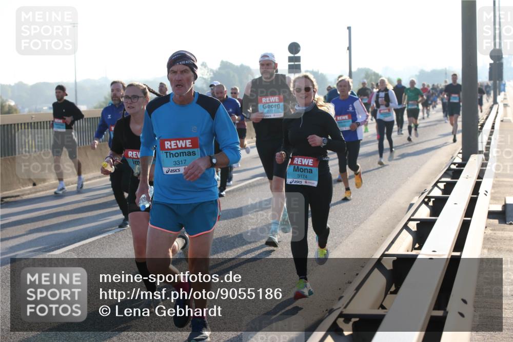 03.10.2025 - Köhlbrandbrückenlauf Lena Gebhardt http://msf.ph/oto/9055186 03.10.2025 09:16:50 Position 1 3317, 2777, 3174 meine-sportfotos.de