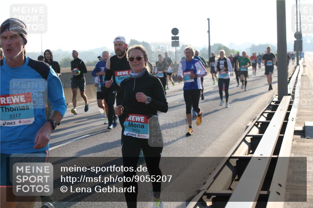 03.10.2025 - Köhlbrandbrückenlauf Lena Gebhardt http://msf.ph/oto/9055207 03.10.2025 09:16:51 Position 1 3317, 3174 meine-sportfotos.de