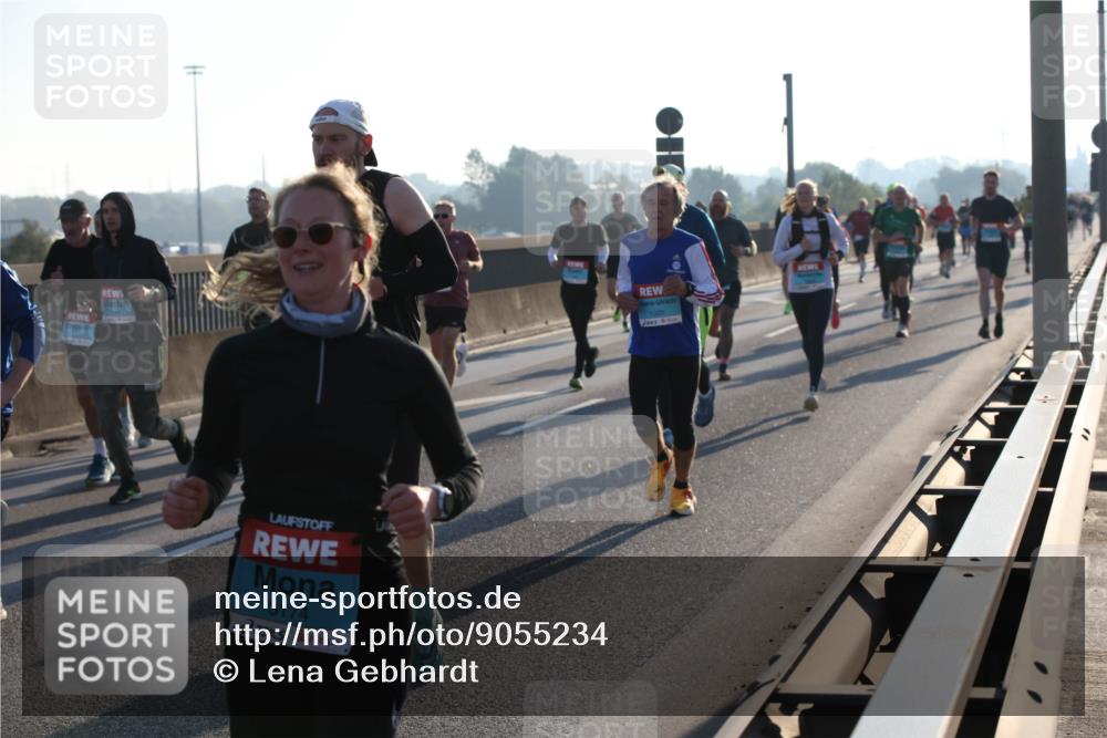 03.10.2025 - Köhlbrandbrückenlauf Lena Gebhardt http://msf.ph/oto/9055234 03.10.2025 09:16:52 Position 1 3174 meine-sportfotos.de