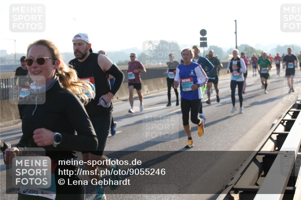 03.10.2025 - Köhlbrandbrückenlauf Lena Gebhardt http://msf.ph/oto/9055246 03.10.2025 09:16:52 Position 1 3174 meine-sportfotos.de
