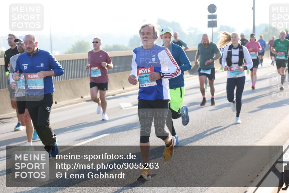 03.10.2025 - Köhlbrandbrückenlauf Lena Gebhardt http://msf.ph/oto/9055263 03.10.2025 09:16:52 Position 1 18, 107, 3764, 1025 meine-sportfotos.de