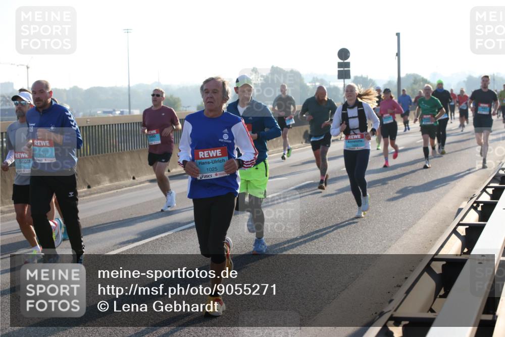 03.10.2025 - Köhlbrandbrückenlauf Lena Gebhardt http://msf.ph/oto/9055271 03.10.2025 09:16:53 Position 1 18, 3764, 1071, 1025 meine-sportfotos.de