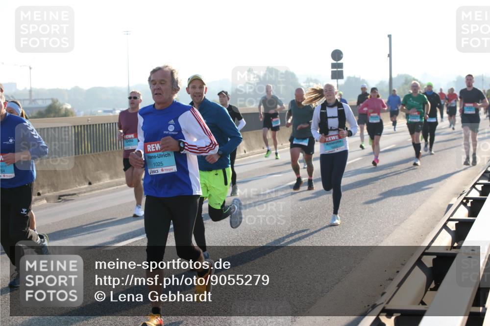 03.10.2025 - Köhlbrandbrückenlauf Lena Gebhardt http://msf.ph/oto/9055279 03.10.2025 09:16:53 Position 1 64, 5, 1025 meine-sportfotos.de