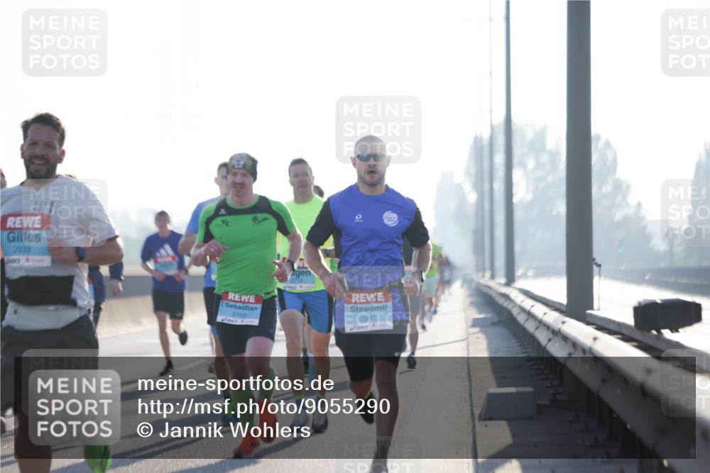 03.10.2025 - Köhlbrandbrückenlauf Jannik Wohlers http://msf.ph/oto/9055290 03.10.2025 09:12:48 Position 3 2833, 2703, 0, 2937 meine-sportfotos.de