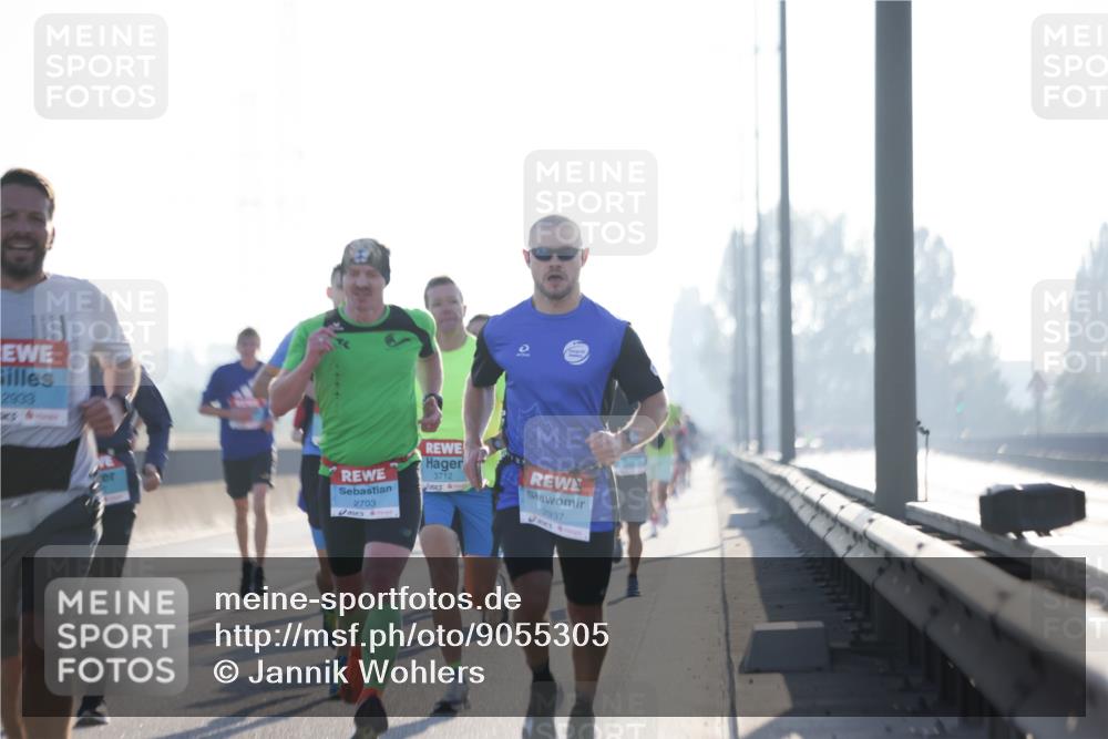 03.10.2025 - Köhlbrandbrückenlauf Jannik Wohlers http://msf.ph/oto/9055305 03.10.2025 09:12:48 Position 3 2933, 2703, 3712, 2937 meine-sportfotos.de