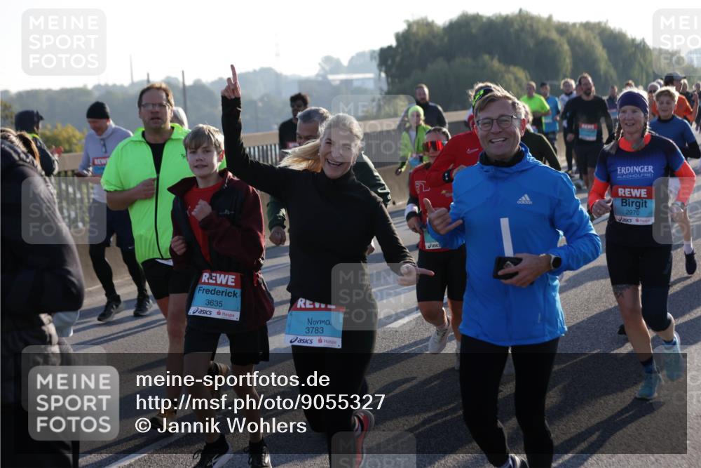03.10.2025 - Köhlbrandbrückenlauf Jannik Wohlers http://msf.ph/oto/9055327 03.10.2025 09:20:33 Position 3 3635, 3783, 2970 meine-sportfotos.de