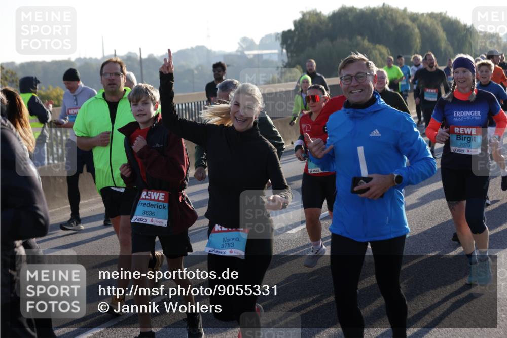 03.10.2025 - Köhlbrandbrückenlauf Jannik Wohlers http://msf.ph/oto/9055331 03.10.2025 09:20:33 Position 3 3635, 3783, 2970 meine-sportfotos.de