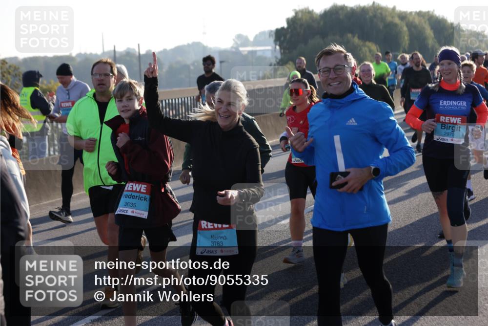 03.10.2025 - Köhlbrandbrückenlauf Jannik Wohlers http://msf.ph/oto/9055335 03.10.2025 09:20:33 Position 3 3635, 3783, 2970 meine-sportfotos.de