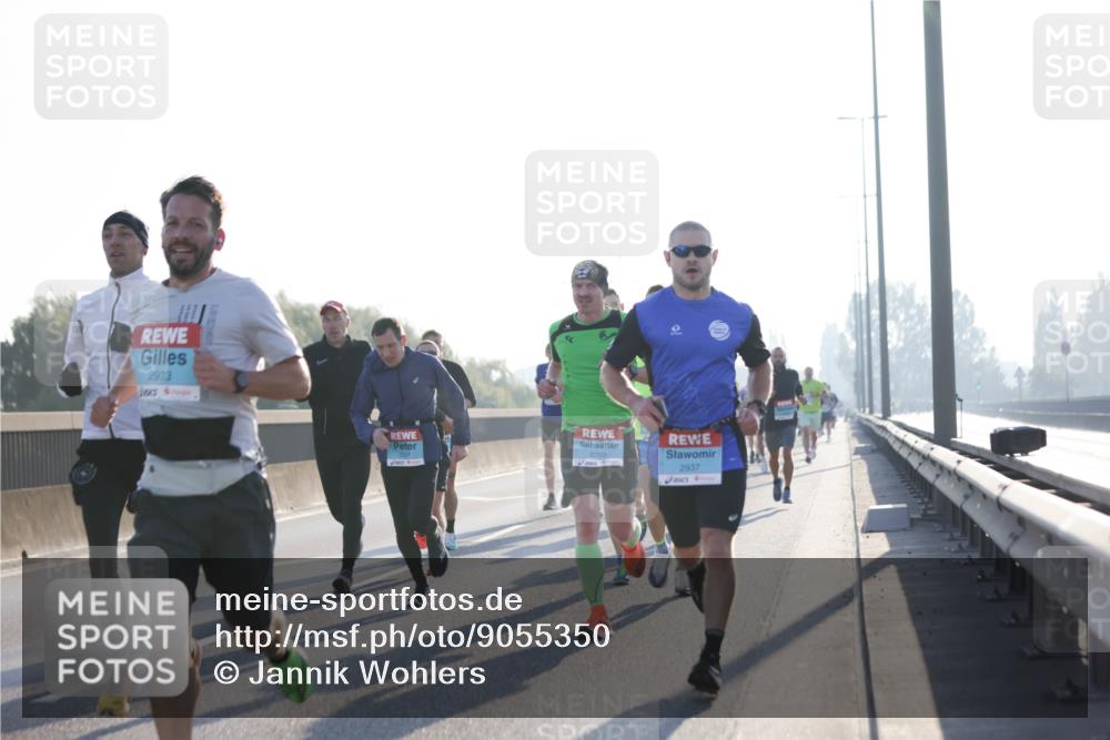 03.10.2025 - Köhlbrandbrückenlauf Jannik Wohlers http://msf.ph/oto/9055350 03.10.2025 09:12:49 Position 3 2933, 2703, 2937 meine-sportfotos.de