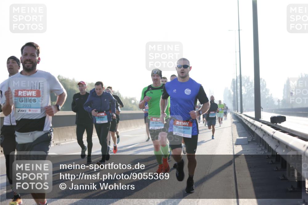 03.10.2025 - Köhlbrandbrückenlauf Jannik Wohlers http://msf.ph/oto/9055369 03.10.2025 09:12:49 Position 3 2933, 3337, 2703, 2937 meine-sportfotos.de