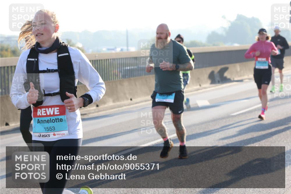 03.10.2025 - Köhlbrandbrückenlauf Lena Gebhardt http://msf.ph/oto/9055371 03.10.2025 09:16:55 Position 1 1553 meine-sportfotos.de
