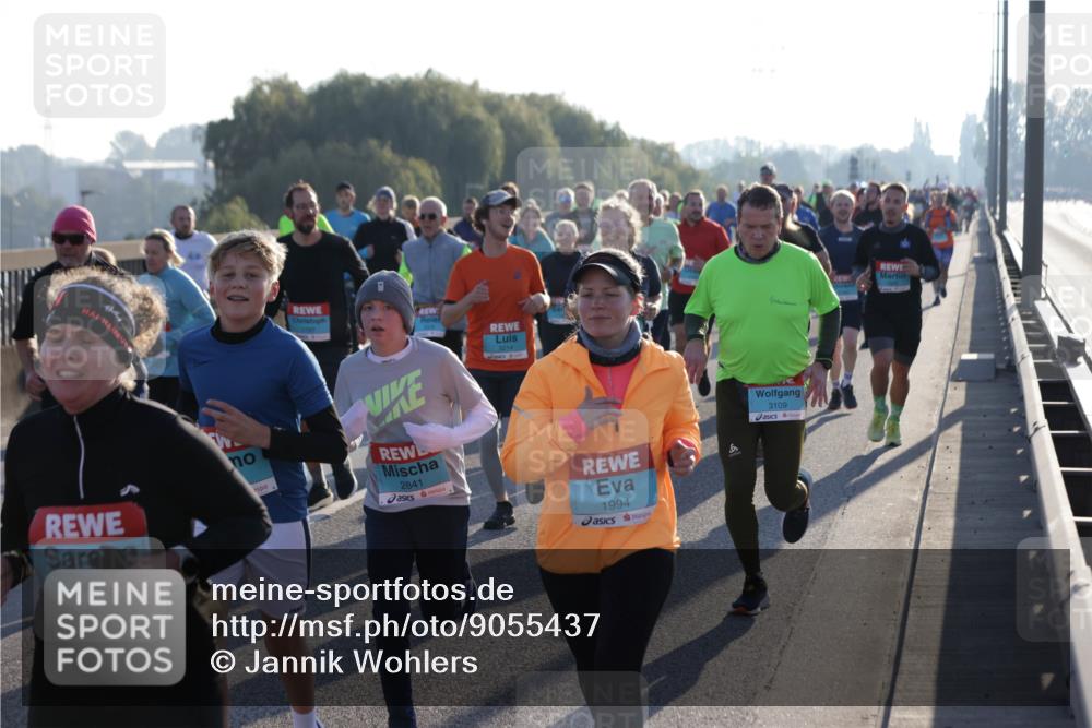 03.10.2025 - Köhlbrandbrückenlauf Jannik Wohlers http://msf.ph/oto/9055437 03.10.2025 09:20:35 Position 3 2841, 1994, 3109 meine-sportfotos.de
