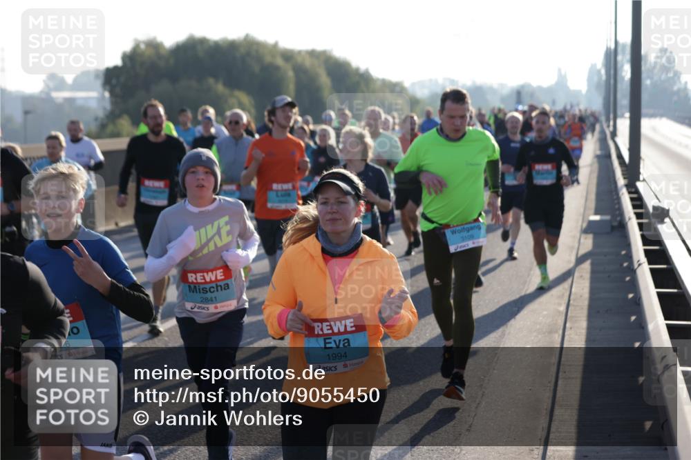 03.10.2025 - Köhlbrandbrückenlauf Jannik Wohlers http://msf.ph/oto/9055450 03.10.2025 09:20:35 Position 3 2841, 1994, 3109 meine-sportfotos.de