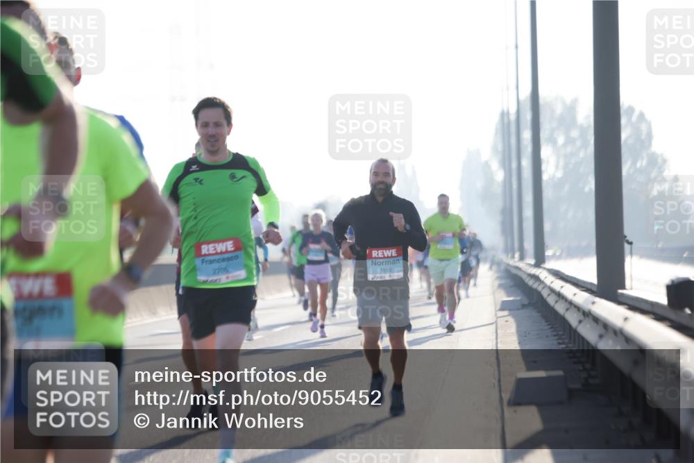 03.10.2025 - Köhlbrandbrückenlauf Jannik Wohlers http://msf.ph/oto/9055452 03.10.2025 09:12:51 Position 3 2705, 3193 meine-sportfotos.de