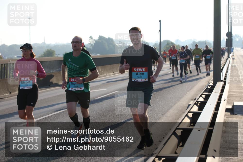 03.10.2025 - Köhlbrandbrückenlauf Lena Gebhardt http://msf.ph/oto/9055462 03.10.2025 09:16:57 Position 1 1123, 3658, 3659 meine-sportfotos.de
