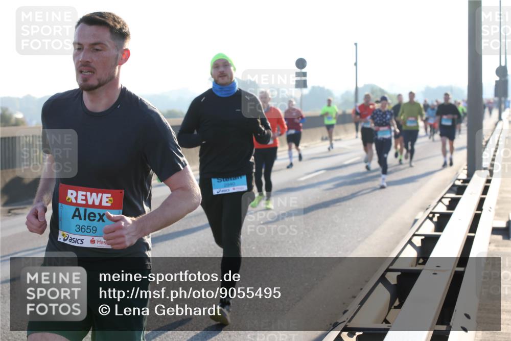 03.10.2025 - Köhlbrandbrückenlauf Lena Gebhardt http://msf.ph/oto/9055495 03.10.2025 09:16:58 Position 1 3659, 2940 meine-sportfotos.de