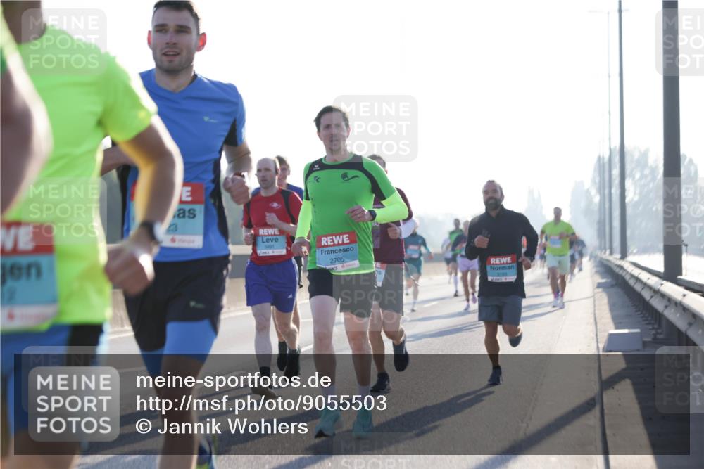 03.10.2025 - Köhlbrandbrückenlauf Jannik Wohlers http://msf.ph/oto/9055503 03.10.2025 09:12:52 Position 3 3491, 2705, 3193 meine-sportfotos.de