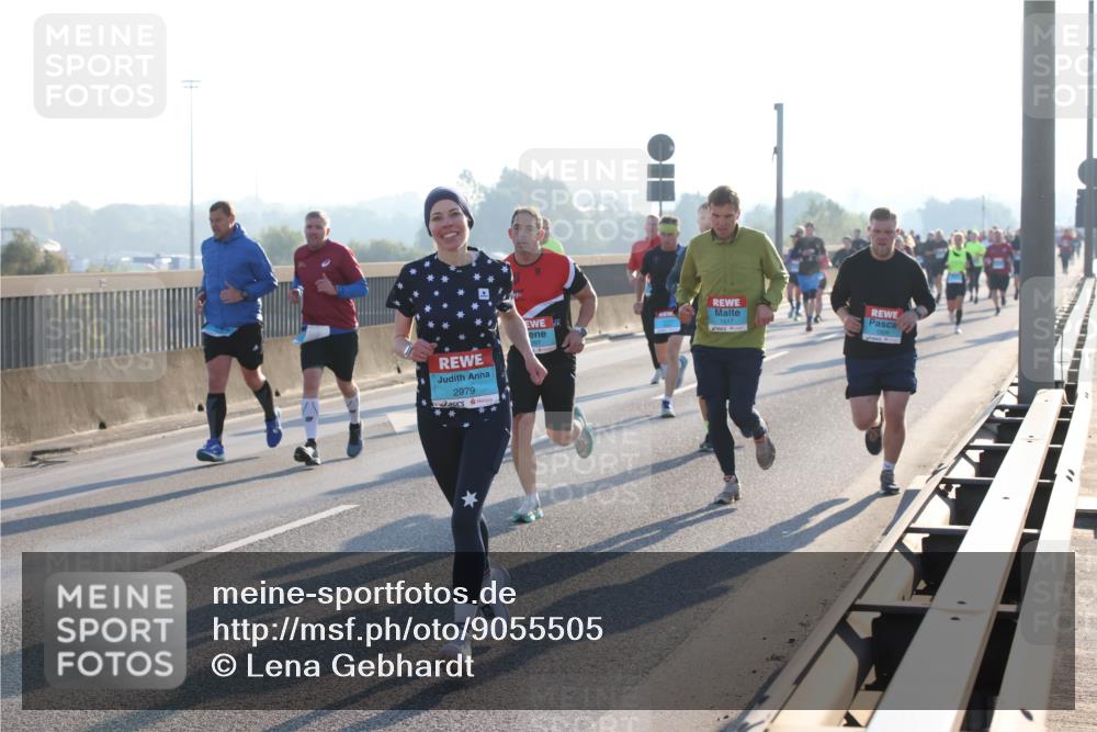 03.10.2025 - Köhlbrandbrückenlauf Lena Gebhardt http://msf.ph/oto/9055505 03.10.2025 09:17:02 Position 1 2979 meine-sportfotos.de