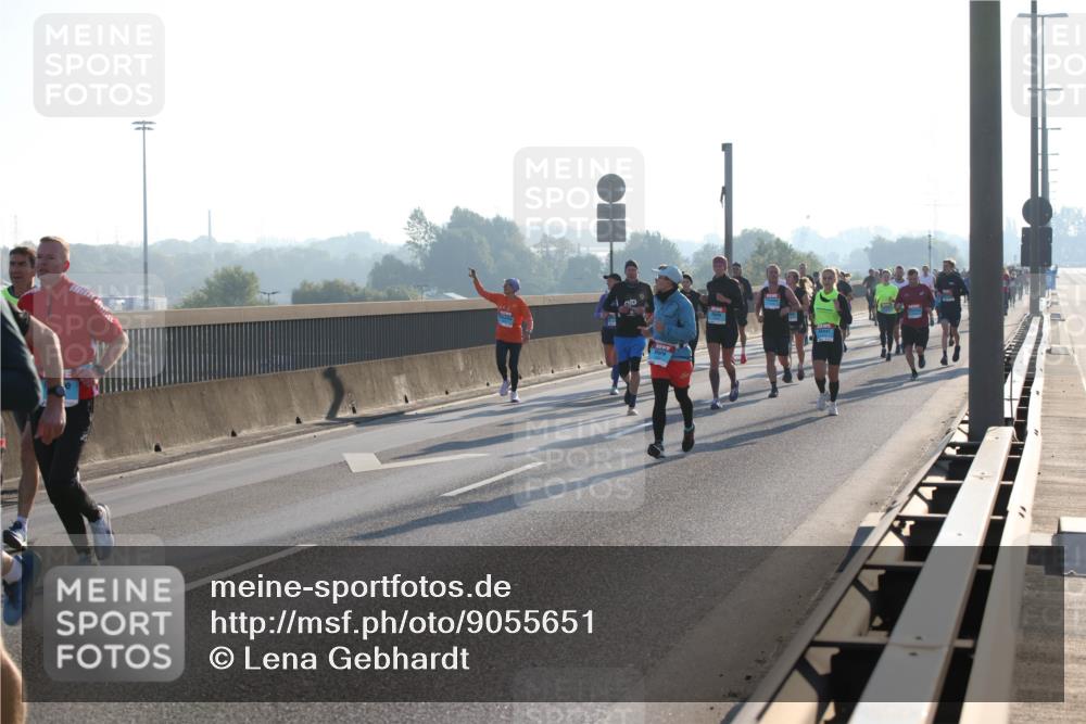 03.10.2025 - Köhlbrandbrückenlauf Lena Gebhardt http://msf.ph/oto/9055651 03.10.2025 09:17:05 Position 1  meine-sportfotos.de