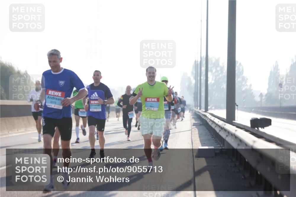03.10.2025 - Köhlbrandbrückenlauf Jannik Wohlers http://msf.ph/oto/9055713 03.10.2025 09:12:57 Position 3 3078, 1028, 3841 meine-sportfotos.de