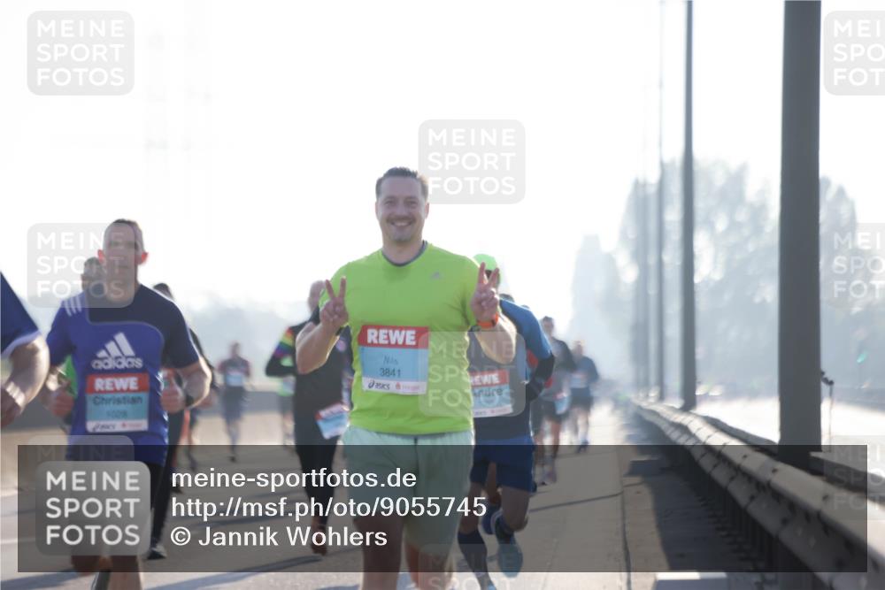 03.10.2025 - Köhlbrandbrückenlauf Jannik Wohlers http://msf.ph/oto/9055745 03.10.2025 09:12:57 Position 3 1008, 3841, 1050 meine-sportfotos.de