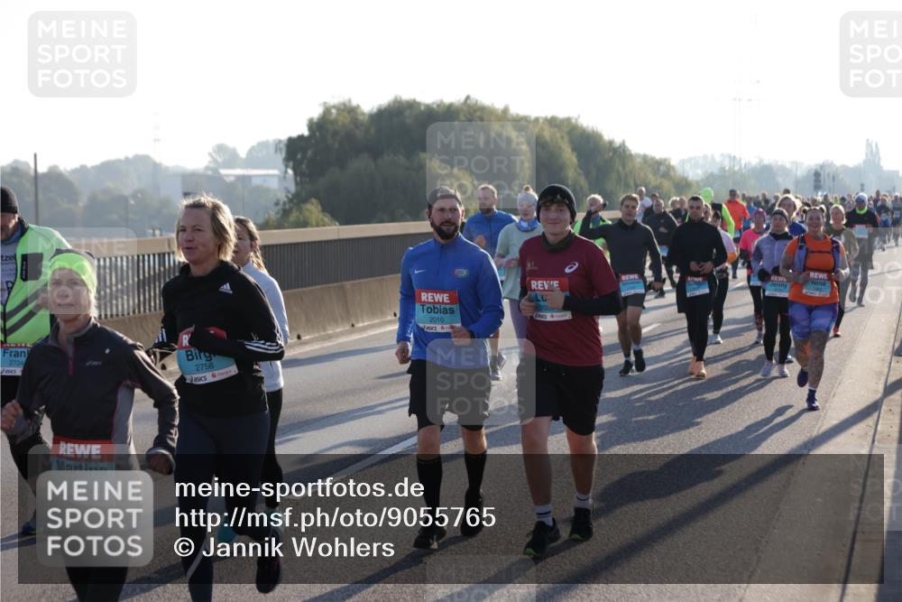 03.10.2025 - Köhlbrandbrückenlauf Jannik Wohlers http://msf.ph/oto/9055765 03.10.2025 09:20:42 Position 3 2724, 2758, 3252, 1348, 2010, 200 meine-sportfotos.de