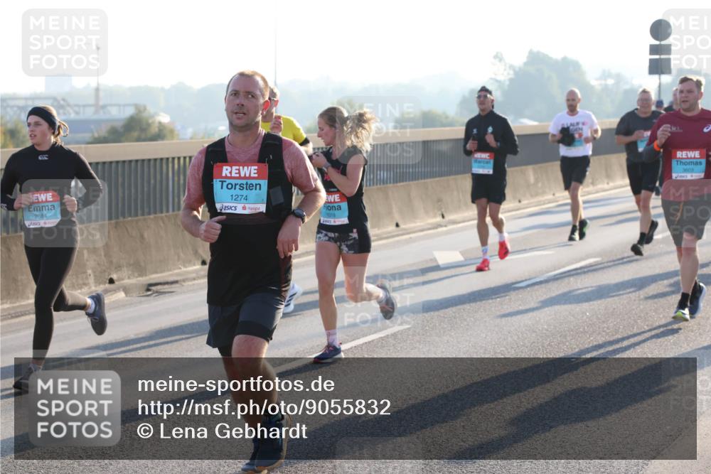 03.10.2025 - Köhlbrandbrückenlauf Lena Gebhardt http://msf.ph/oto/9055832 03.10.2025 09:17:12 Position 1 2884, 1274, 1018, 3603 meine-sportfotos.de