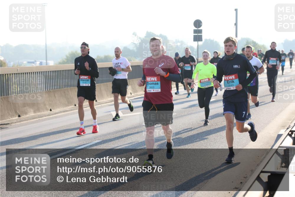 03.10.2025 - Köhlbrandbrückenlauf Lena Gebhardt http://msf.ph/oto/9055876 03.10.2025 09:17:13 Position 1 3603, 3143 meine-sportfotos.de
