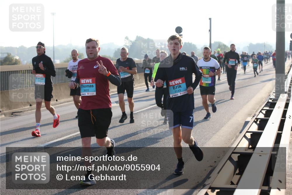 03.10.2025 - Köhlbrandbrückenlauf Lena Gebhardt http://msf.ph/oto/9055904 03.10.2025 09:17:14 Position 1 3378, 3603, 1077, 3143, 7 meine-sportfotos.de