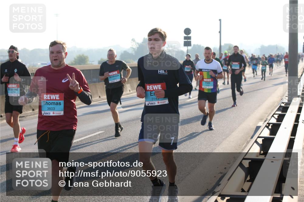 03.10.2025 - Köhlbrandbrückenlauf Lena Gebhardt http://msf.ph/oto/9055923 03.10.2025 09:17:14 Position 1 3378, 3603, 3145, 7 meine-sportfotos.de