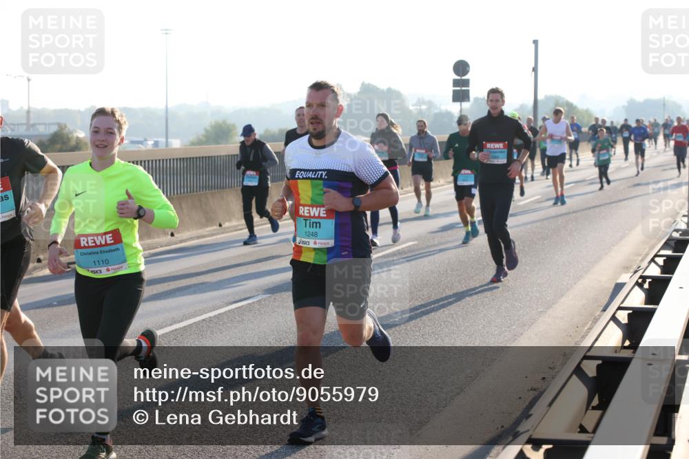 03.10.2025 - Köhlbrandbrückenlauf Lena Gebhardt http://msf.ph/oto/9055979 03.10.2025 09:17:16 Position 1 1110, 600, 1248 meine-sportfotos.de