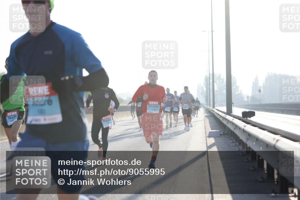 03.10.2025 - Köhlbrandbrückenlauf Jannik Wohlers http://msf.ph/oto/9055995 03.10.2025 09:13:02 Position 3 27, 3705, 51 meine-sportfotos.de