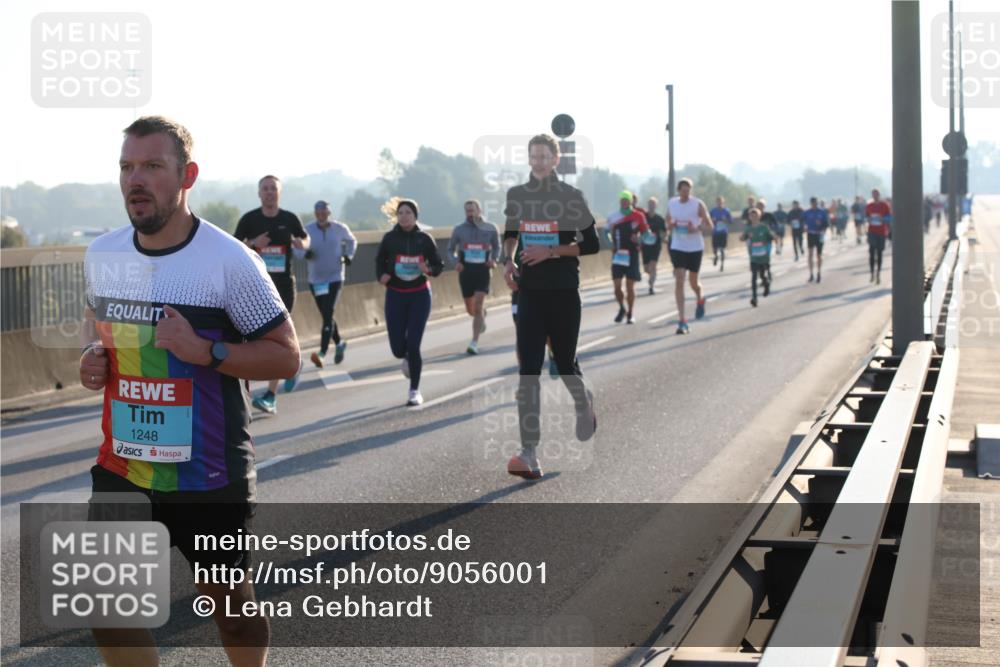 03.10.2025 - Köhlbrandbrückenlauf Lena Gebhardt http://msf.ph/oto/9056001 03.10.2025 09:17:16 Position 1 1248 meine-sportfotos.de