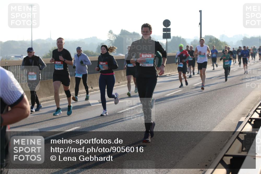 03.10.2025 - Köhlbrandbrückenlauf Lena Gebhardt http://msf.ph/oto/9056016 03.10.2025 09:17:17 Position 1 368 meine-sportfotos.de