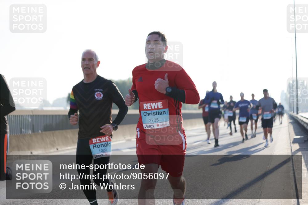 03.10.2025 - Köhlbrandbrückenlauf Jannik Wohlers http://msf.ph/oto/9056097 03.10.2025 09:13:03 Position 3 1020, 3705 meine-sportfotos.de