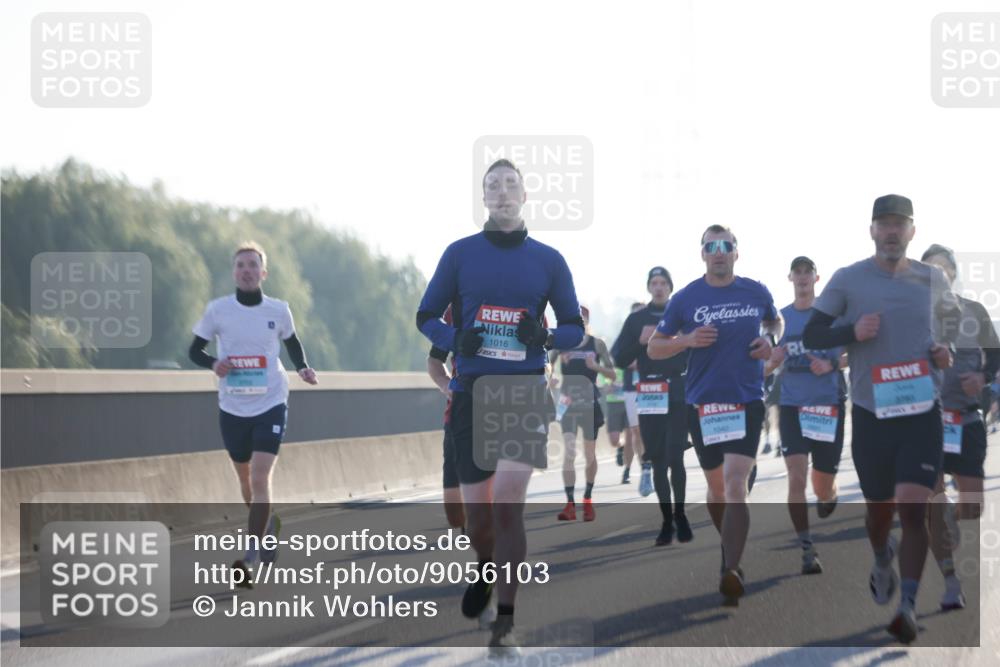 03.10.2025 - Köhlbrandbrückenlauf Jannik Wohlers http://msf.ph/oto/9056103 03.10.2025 09:13:04 Position 3 1016, 1040 meine-sportfotos.de