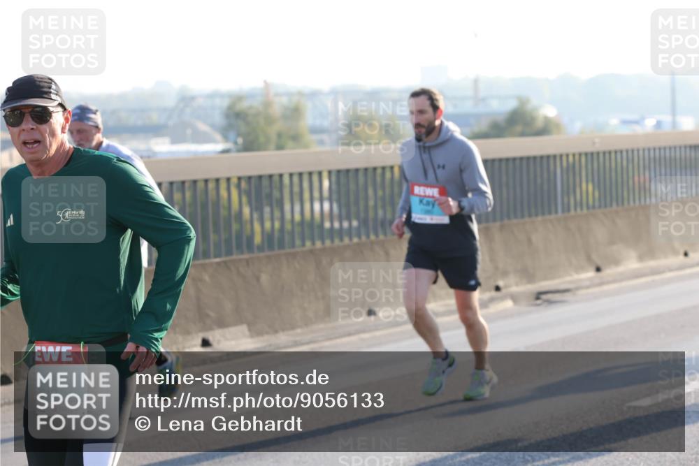 03.10.2025 - Köhlbrandbrückenlauf Lena Gebhardt http://msf.ph/oto/9056133 03.10.2025 09:17:20 Position 1 5, 3812 meine-sportfotos.de