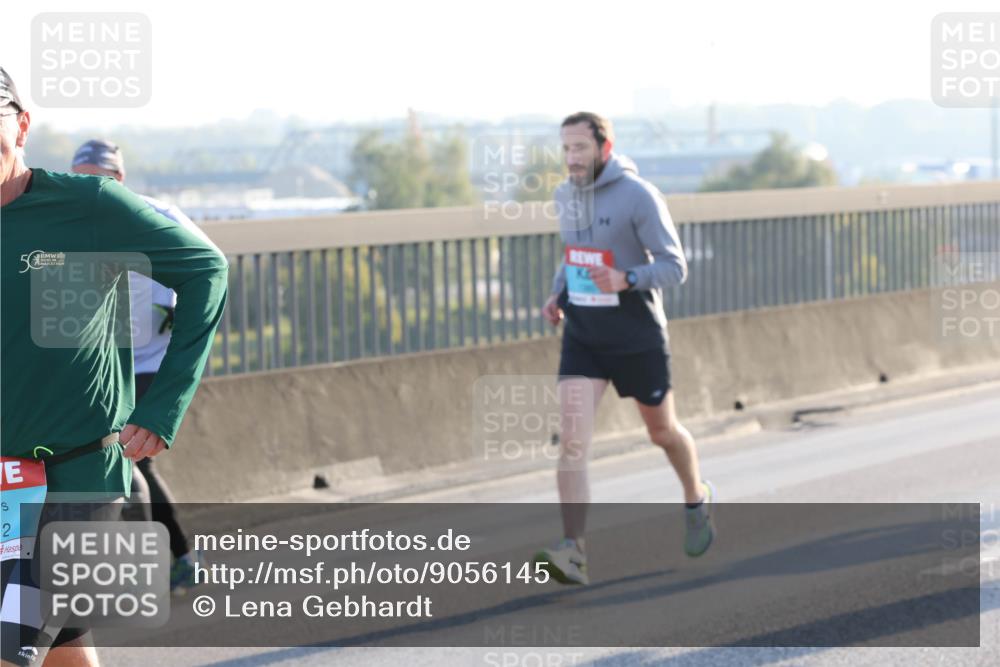 03.10.2025 - Köhlbrandbrückenlauf Lena Gebhardt http://msf.ph/oto/9056145 03.10.2025 09:17:20 Position 1 50, 1, 2 meine-sportfotos.de