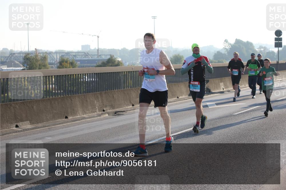 03.10.2025 - Köhlbrandbrückenlauf Lena Gebhardt http://msf.ph/oto/9056181 03.10.2025 09:17:21 Position 1  meine-sportfotos.de
