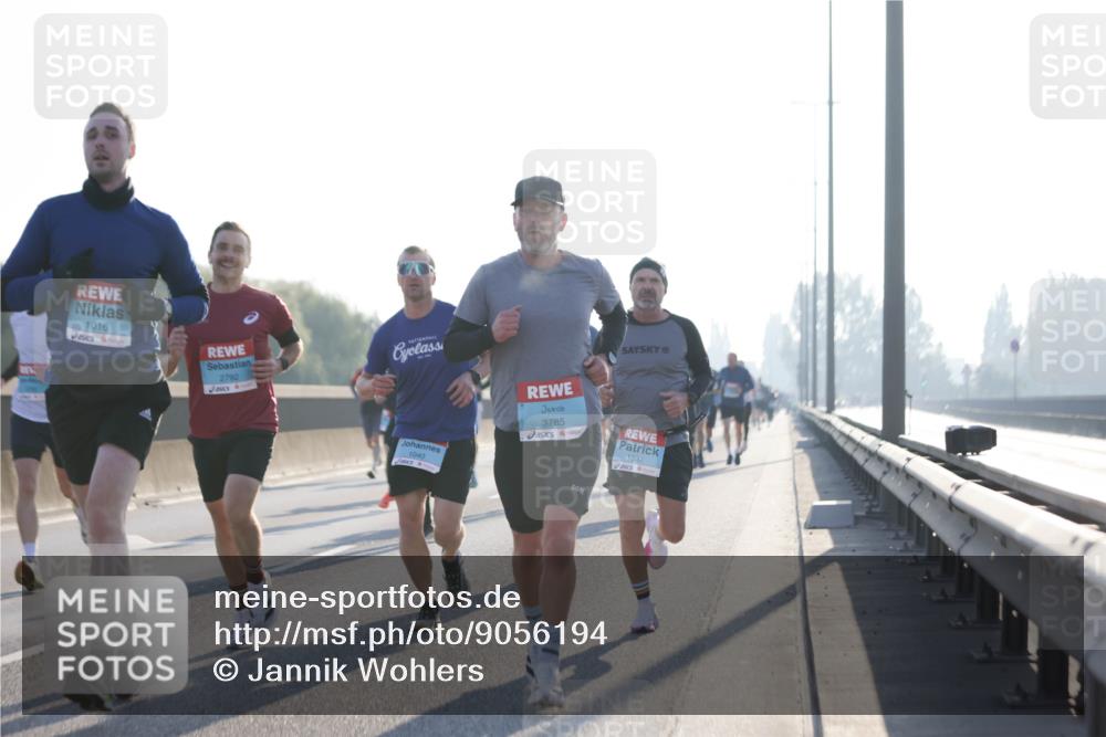 03.10.2025 - Köhlbrandbrückenlauf Jannik Wohlers http://msf.ph/oto/9056194 03.10.2025 09:13:06 Position 3 1016, 2792, 1040, 3785, 1037 meine-sportfotos.de