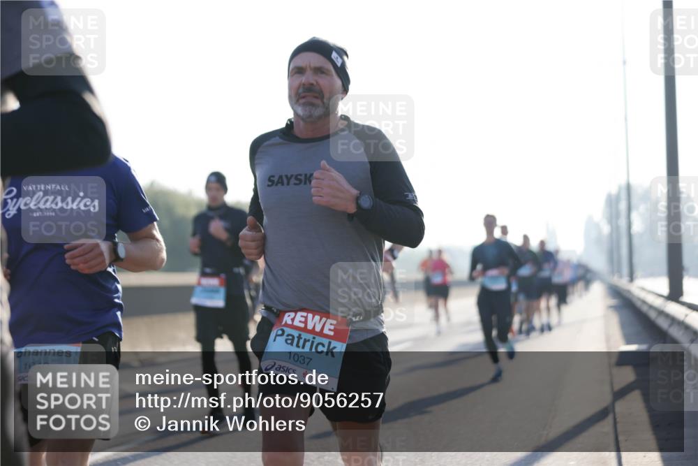 03.10.2025 - Köhlbrandbrückenlauf Jannik Wohlers http://msf.ph/oto/9056257 03.10.2025 09:13:08 Position 3 1040, 1037 meine-sportfotos.de